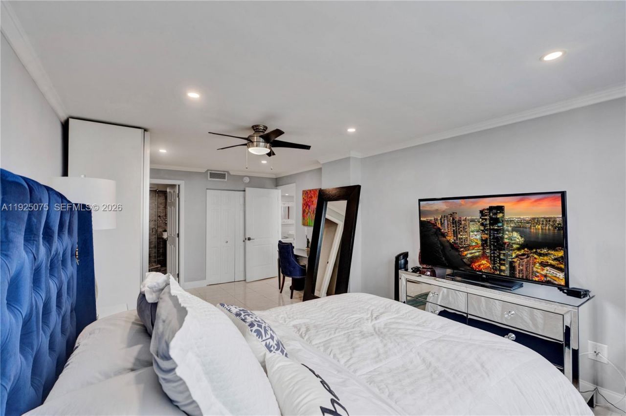 9273 Collins Ave, Unit 407, Surfside, FL 33154 Photo