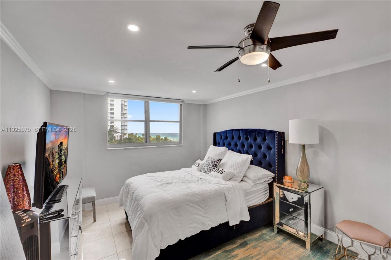 9273 Collins Ave, Unit 407, Surfside, FL 33154 Photo