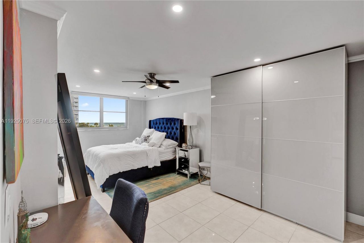 9273 Collins Ave, Unit 407, Surfside, FL 33154 Photo