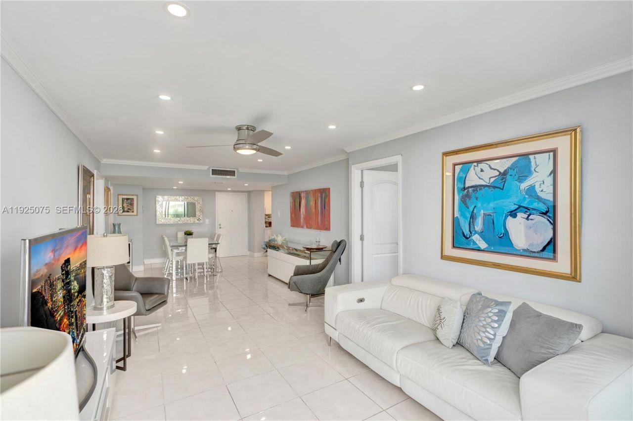 9273 Collins Ave, Unit 407, Surfside, FL 33154 Photo