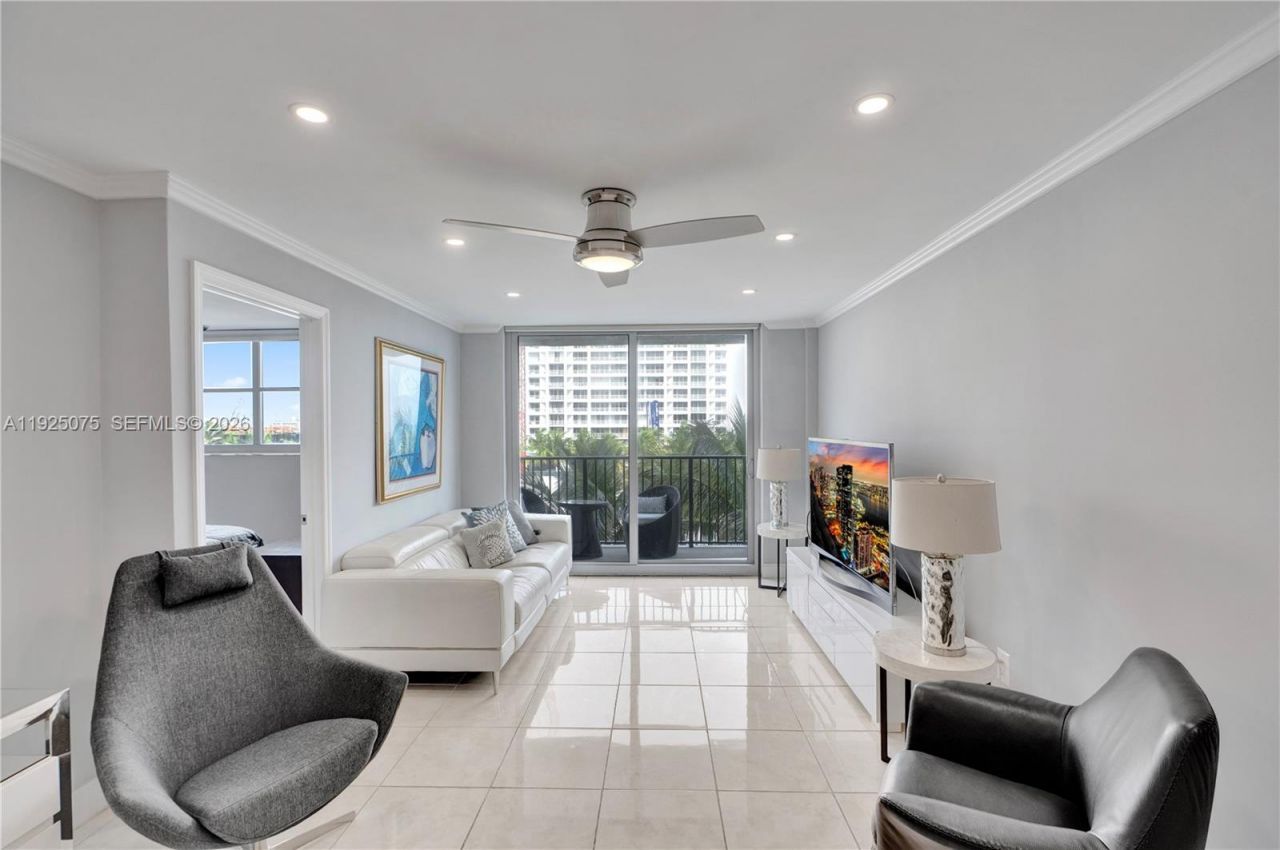 9273 Collins Ave, Unit 407, Surfside, FL 33154 Photo