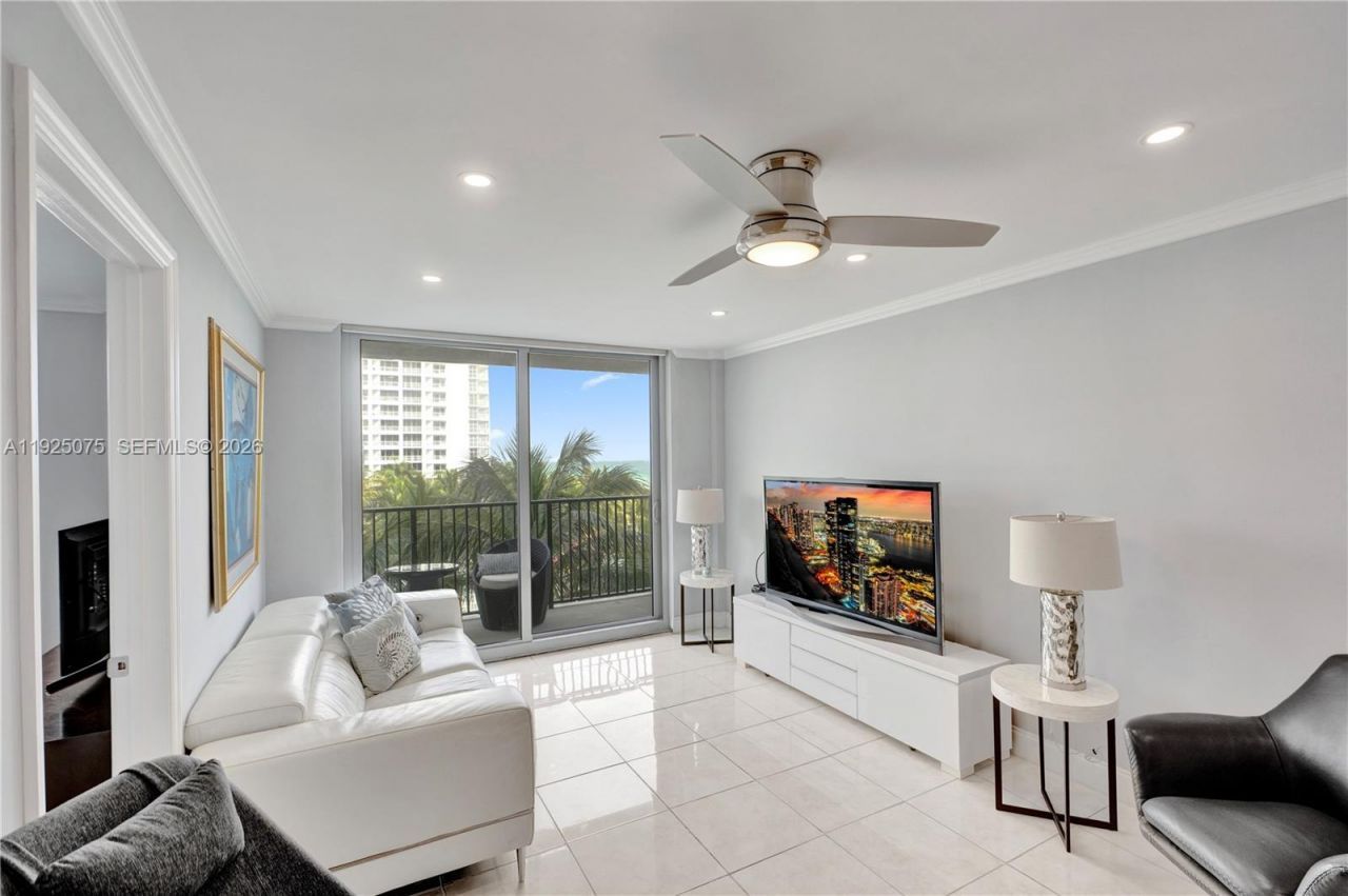 9273 Collins Ave, Unit 407, Surfside, FL 33154 Photo