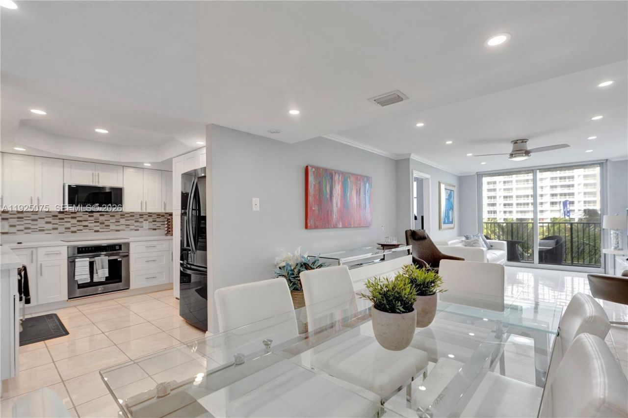 9273 Collins Ave, Unit 407, Surfside, FL 33154 Photo