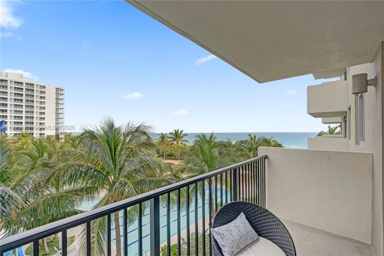 9273 Collins Ave, Unit 407, Surfside, FL 33154 Photo