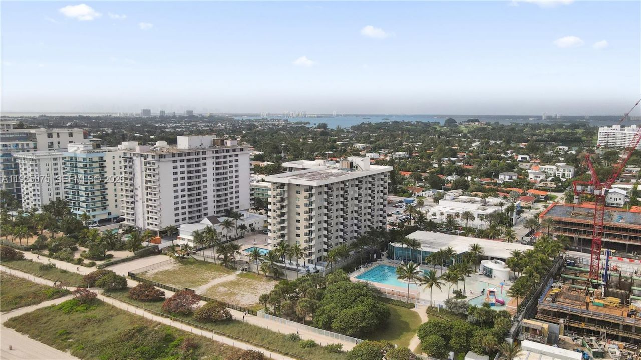 9273 Collins Ave, Unit 407, Surfside, FL 33154 Photo