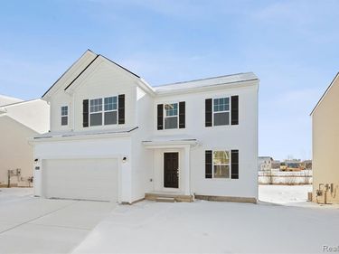 418 Hidden River W, Holly Twp, MI 48442