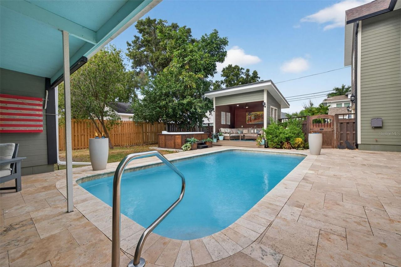 737 28th Avenue N, Saint Petersburg, FL 33704 Photo