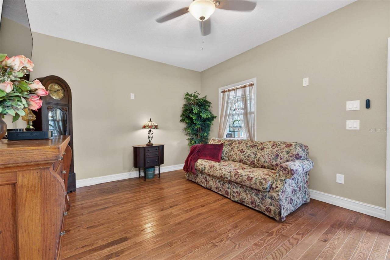 737 28th Avenue N, Saint Petersburg, FL 33704 Photo