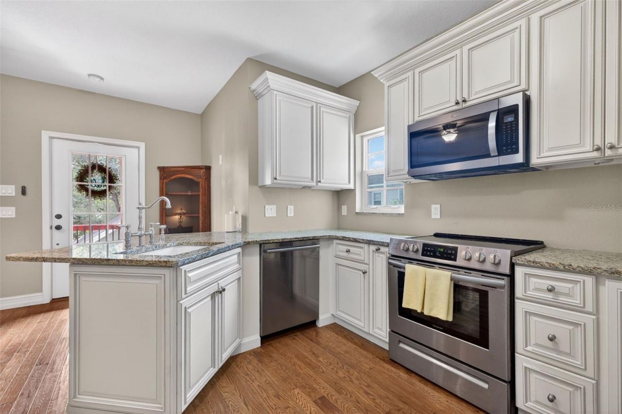 737 28th Avenue N, Saint Petersburg, FL 33704 Photo