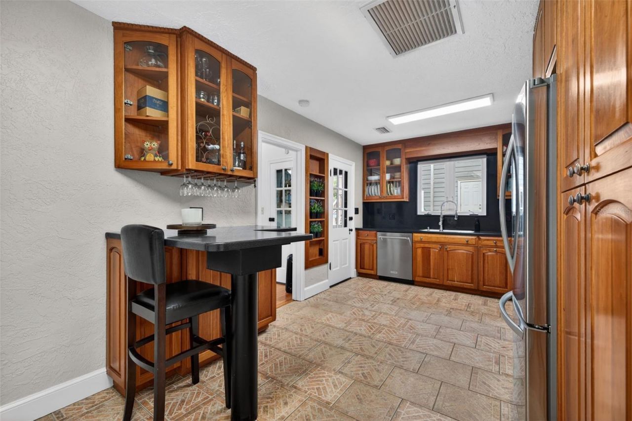 737 28th Avenue N, Saint Petersburg, FL 33704 Photo