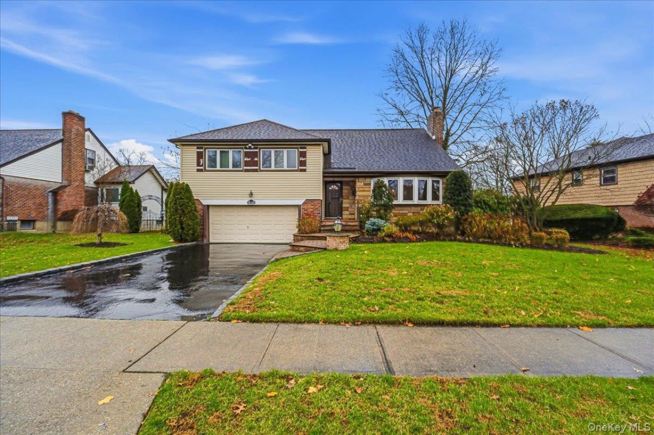 816 Pepperidge Road, Westbury, NY 11590 Main Photo