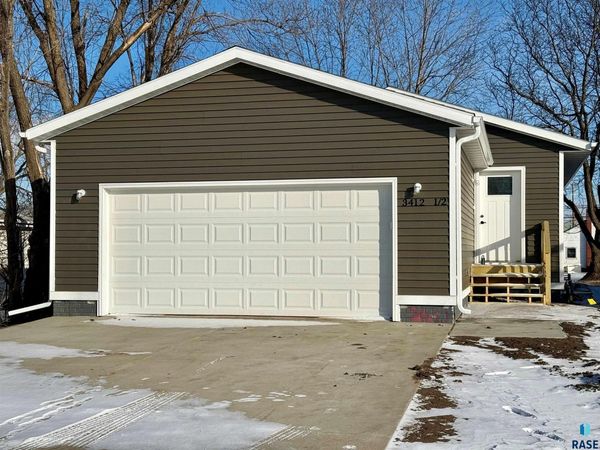 3412 1/2 N 10th Ave, Sioux Falls, SD 57104