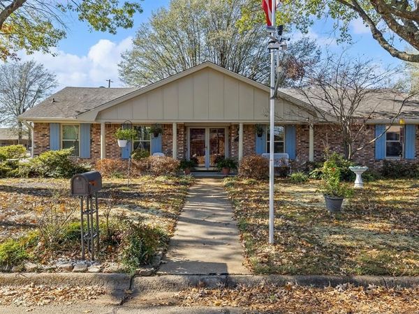 1115 36th Street NE, Paris, TX 75462