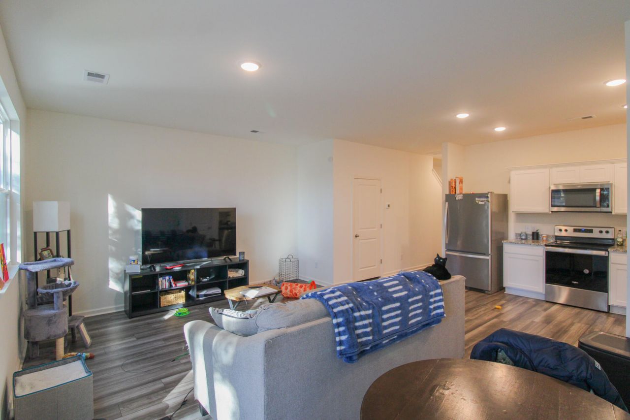 507 Scarlett Maple Street Photo 6