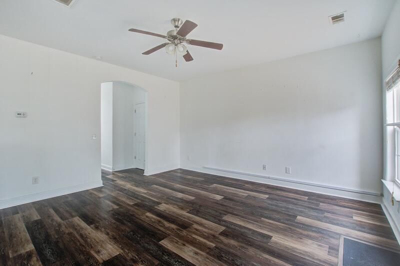 105 Netherfield Drive Photo 4