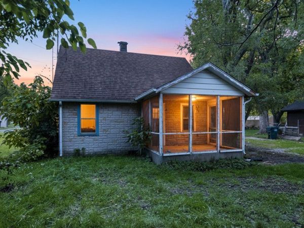 2131 W Exchange Street, Crete, IL 60417