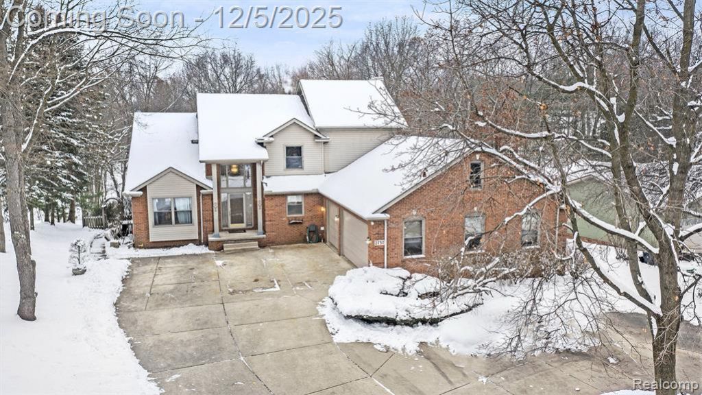 2757 N Tipsico Lake Road, Hartland Township, MI 48353 Main Photo