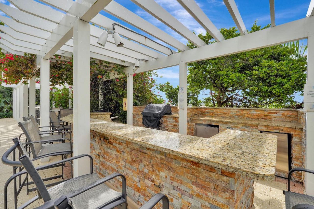 1 N Ocean Boulevard, Unit 1512, Pompano Beach, FL 33062 Photo