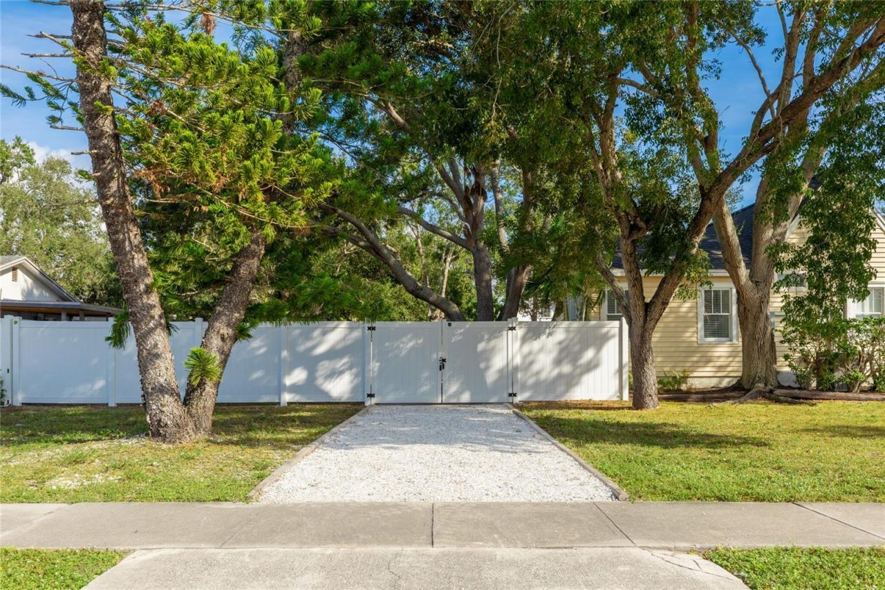 3011 6th Street, Sarasota, FL 34237 Photo