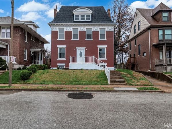 14 Parkland Place, St Louis, MO 63112