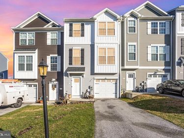 97 OVERLOOK DRIVE, HANOVER, PA 17331