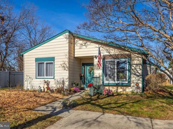 17 HICKORY LANE, SWEDESBORO, NJ 08085