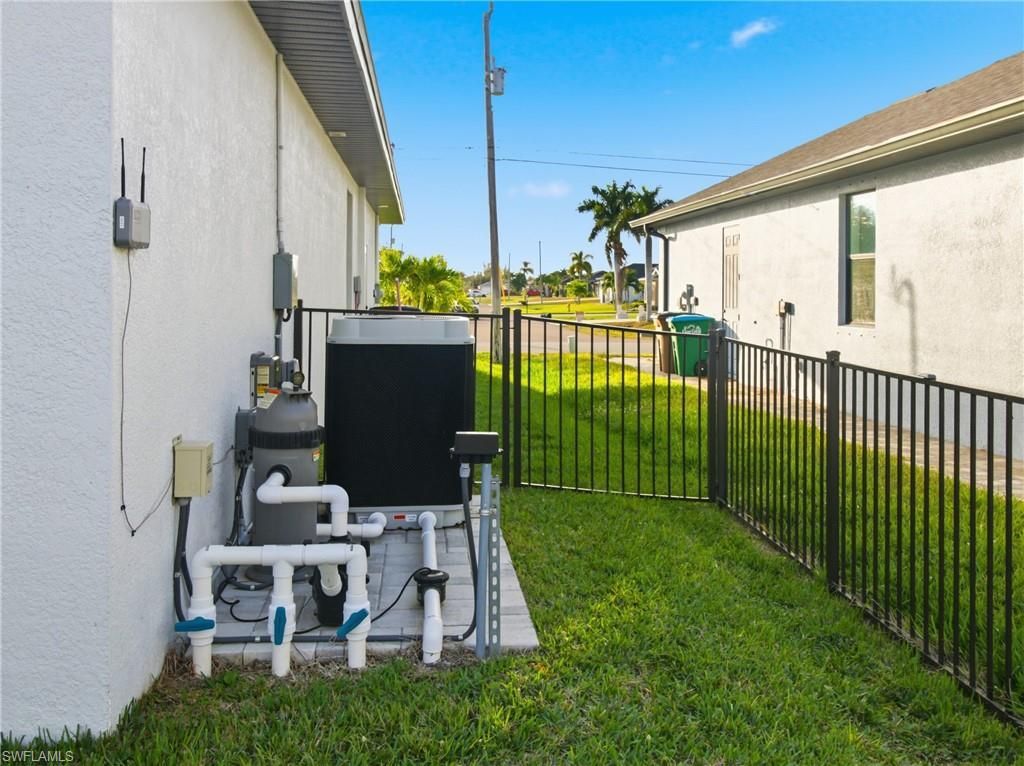 2233 SW 17th Pl, Cape Coral, FL 33991 Photo