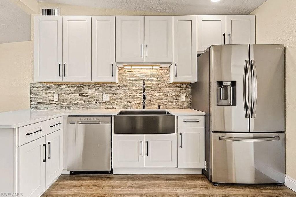 2390 Oleander St, Saint James City, FL 33956 Photo