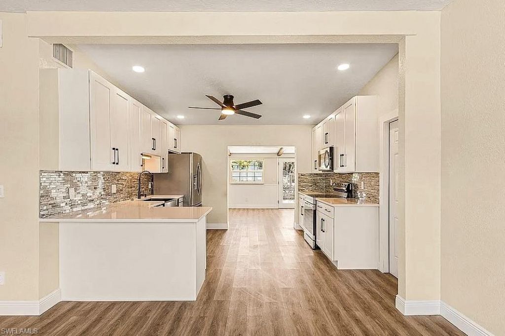 2390 Oleander St, Saint James City, FL 33956 Photo