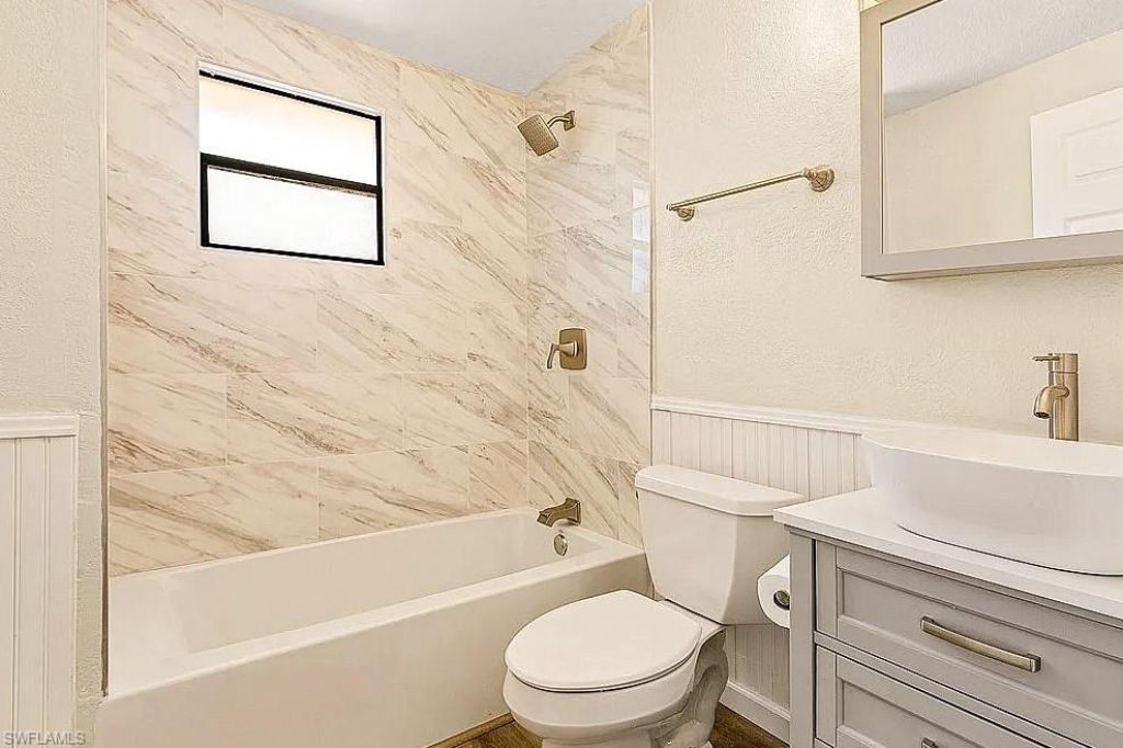 2390 Oleander St, Saint James City, FL 33956 Photo