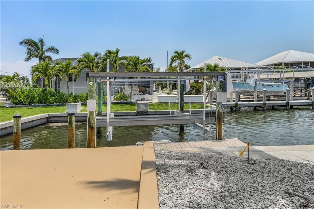 2390 Oleander St, Saint James City, FL 33956 Photo