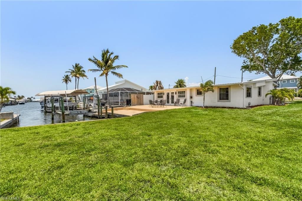 2390 Oleander St, Saint James City, FL 33956 Photo