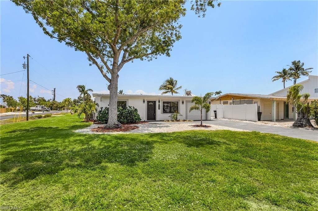 2390 Oleander St, Saint James City, FL 33956 Photo