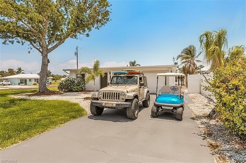 2390 Oleander St, Saint James City, FL 33956 Photo