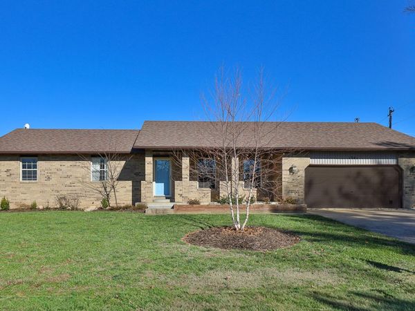 1341 W Pine Street , Bolivar, MO 65613