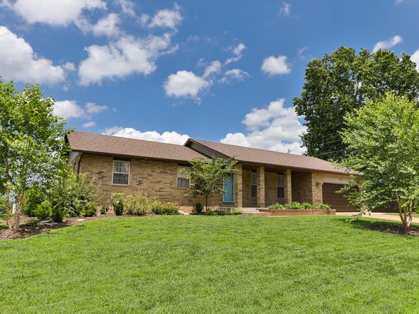 1341 W Pine Street, Bolivar, MO 65613
