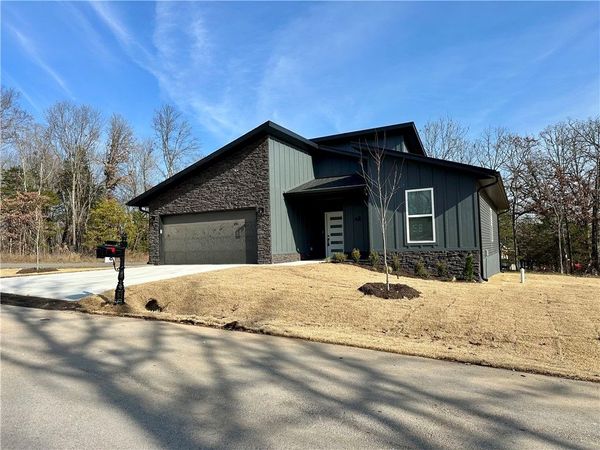 58 Strichen Drive , Bella Vista, AR 72715