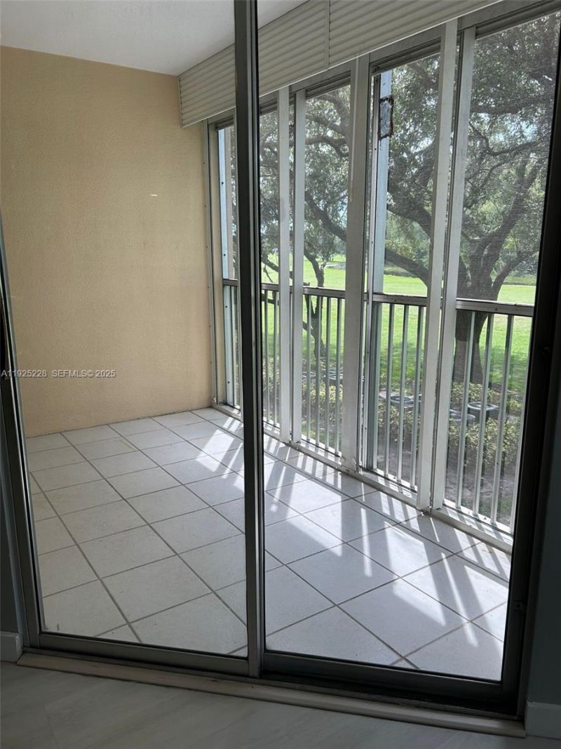 1000 SW 125th Ave, Unit 214N, Pembroke Pines, FL 33027 Photo