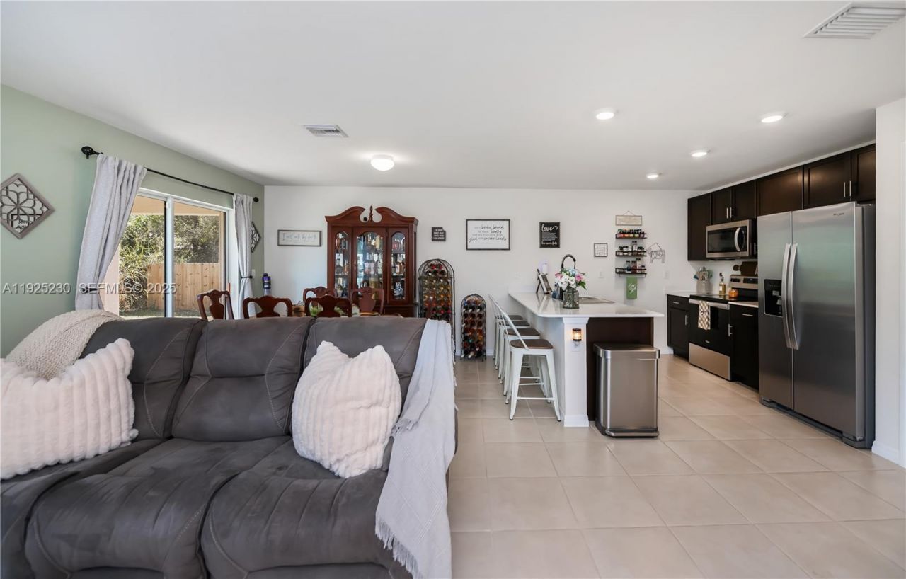 6058 S Moss Circle, La Belle, FL 33935 Photo