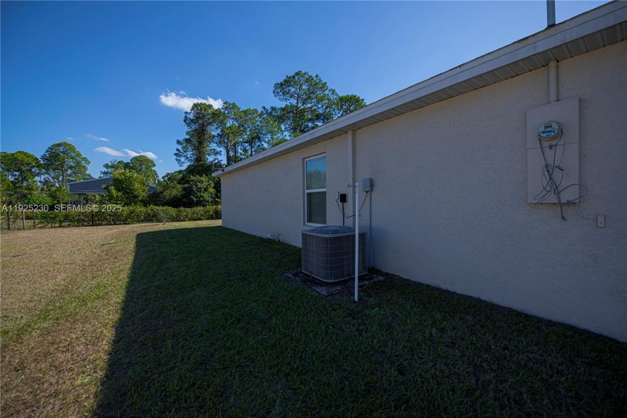 6058 S Moss Circle, La Belle, FL 33935 Photo