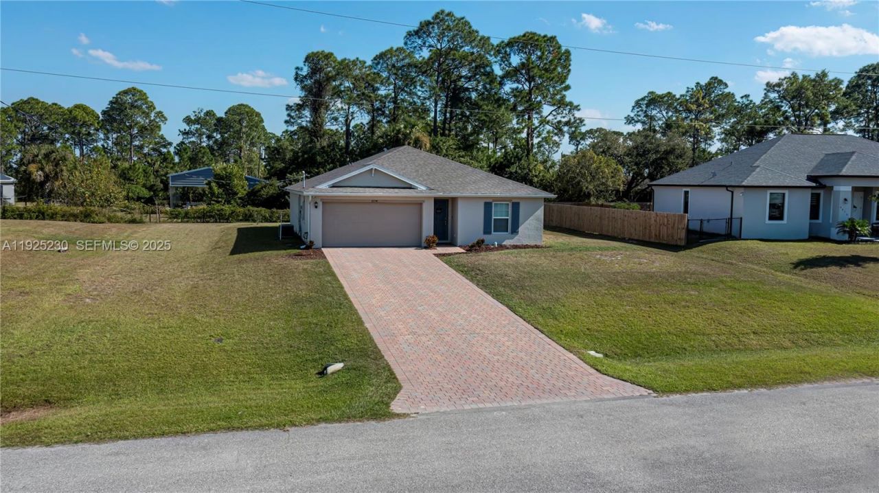 6058 S Moss Circle, La Belle, FL 33935 Photo