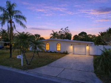 2452 BAYWOOD DRIVE E, DUNEDIN, FL 34698