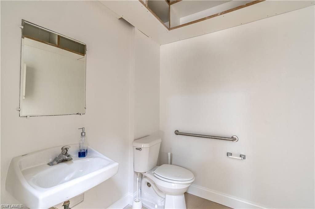 4491 Mercantile Ave, Naples, FL 34104 Photo