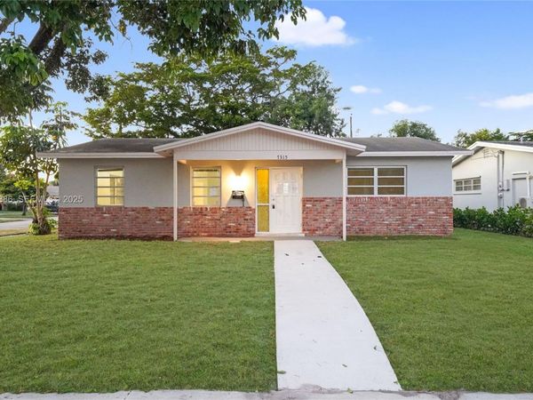 7315 Allen Dr, Hollywood, FL 33024