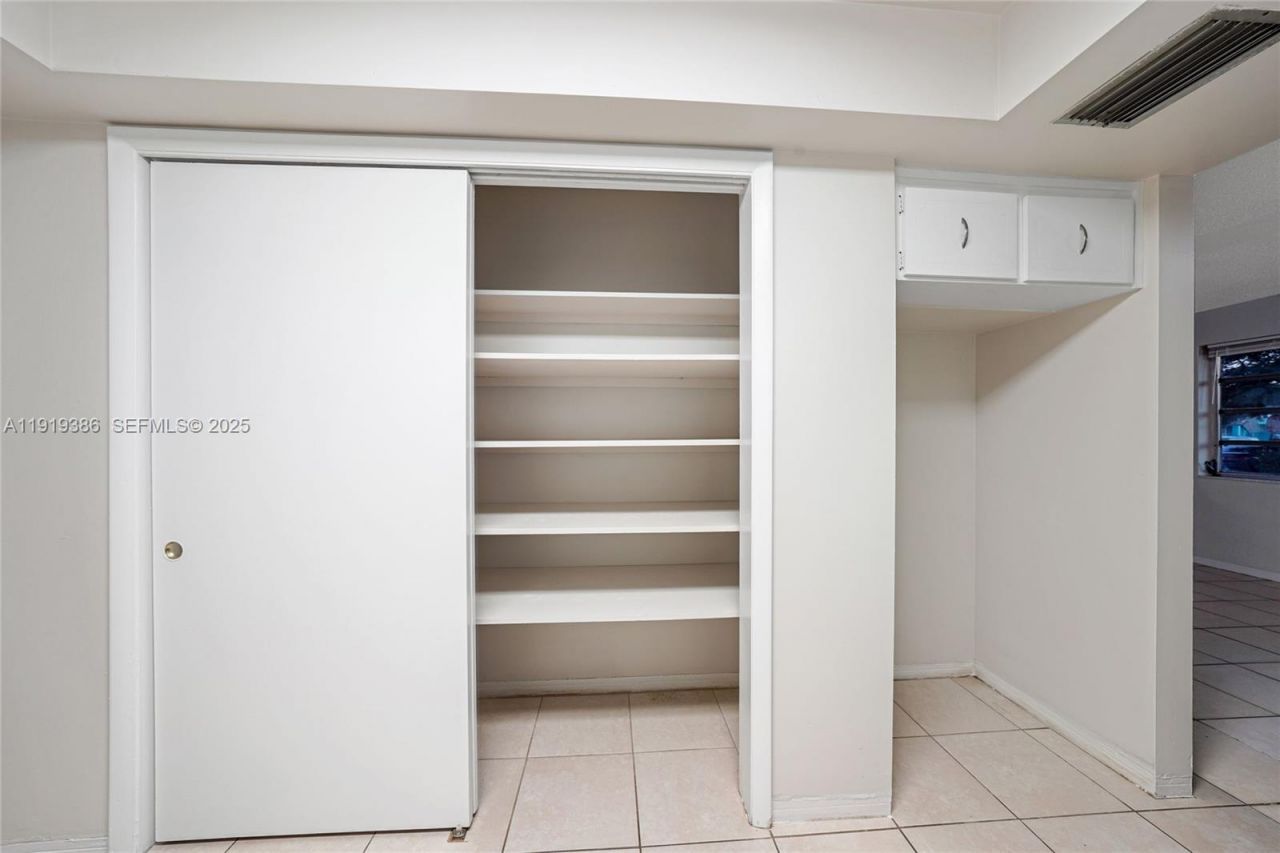 7315 Allen Dr, Hollywood, FL 33024 Photo