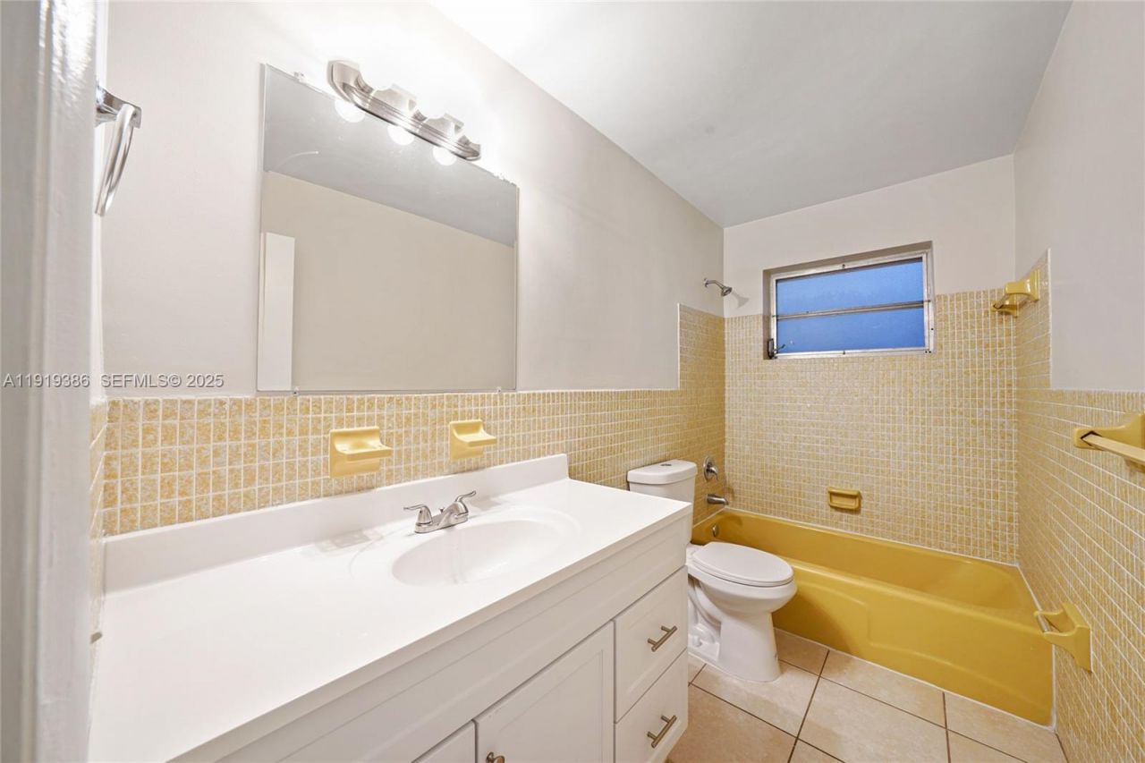 7315 Allen Dr, Hollywood, FL 33024 Photo