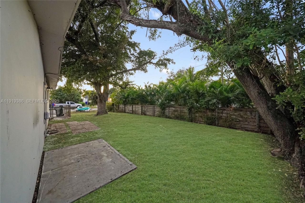 7315 Allen Dr, Hollywood, FL 33024 Photo