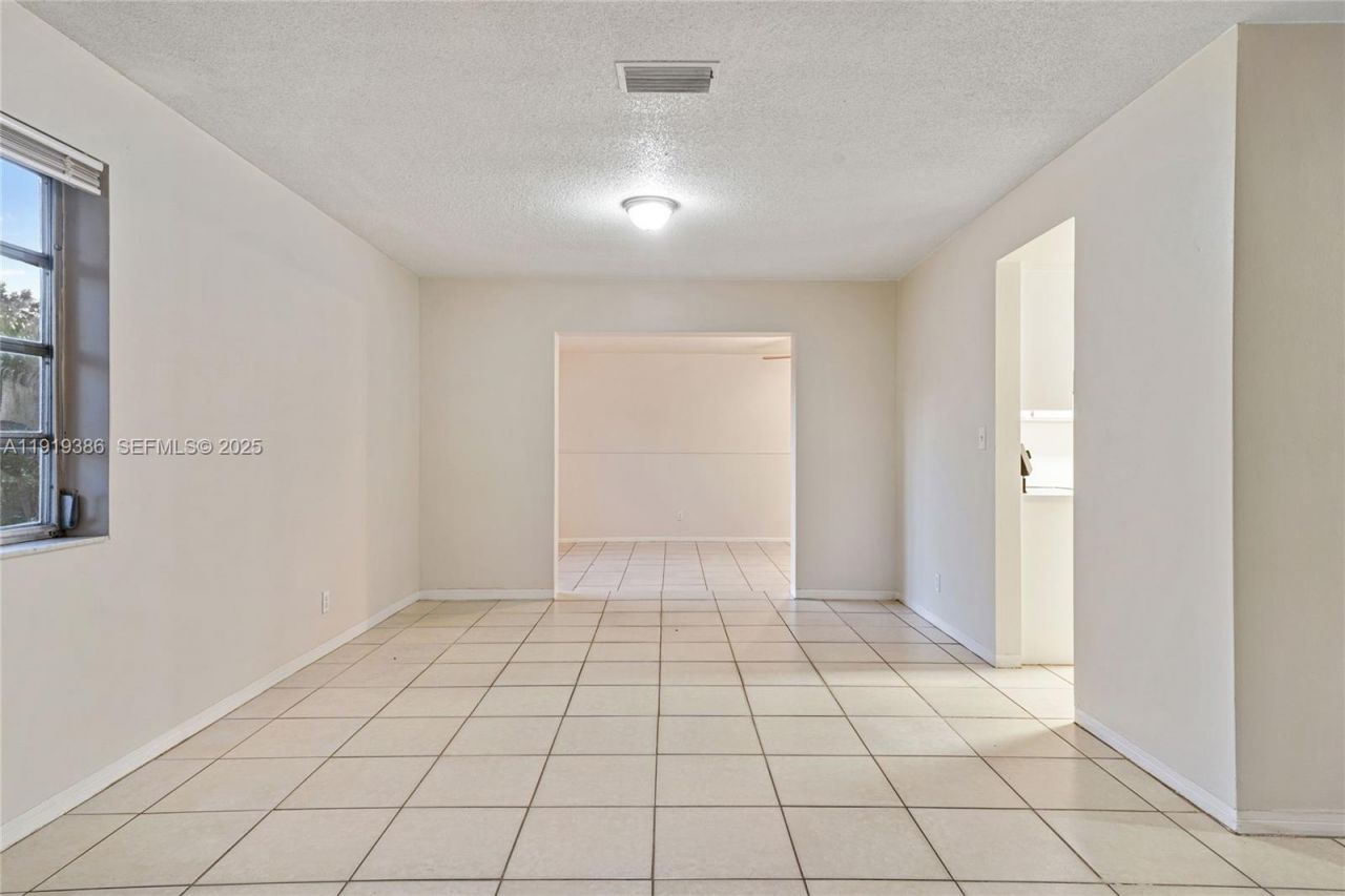 7315 Allen Dr, Hollywood, FL 33024 Photo