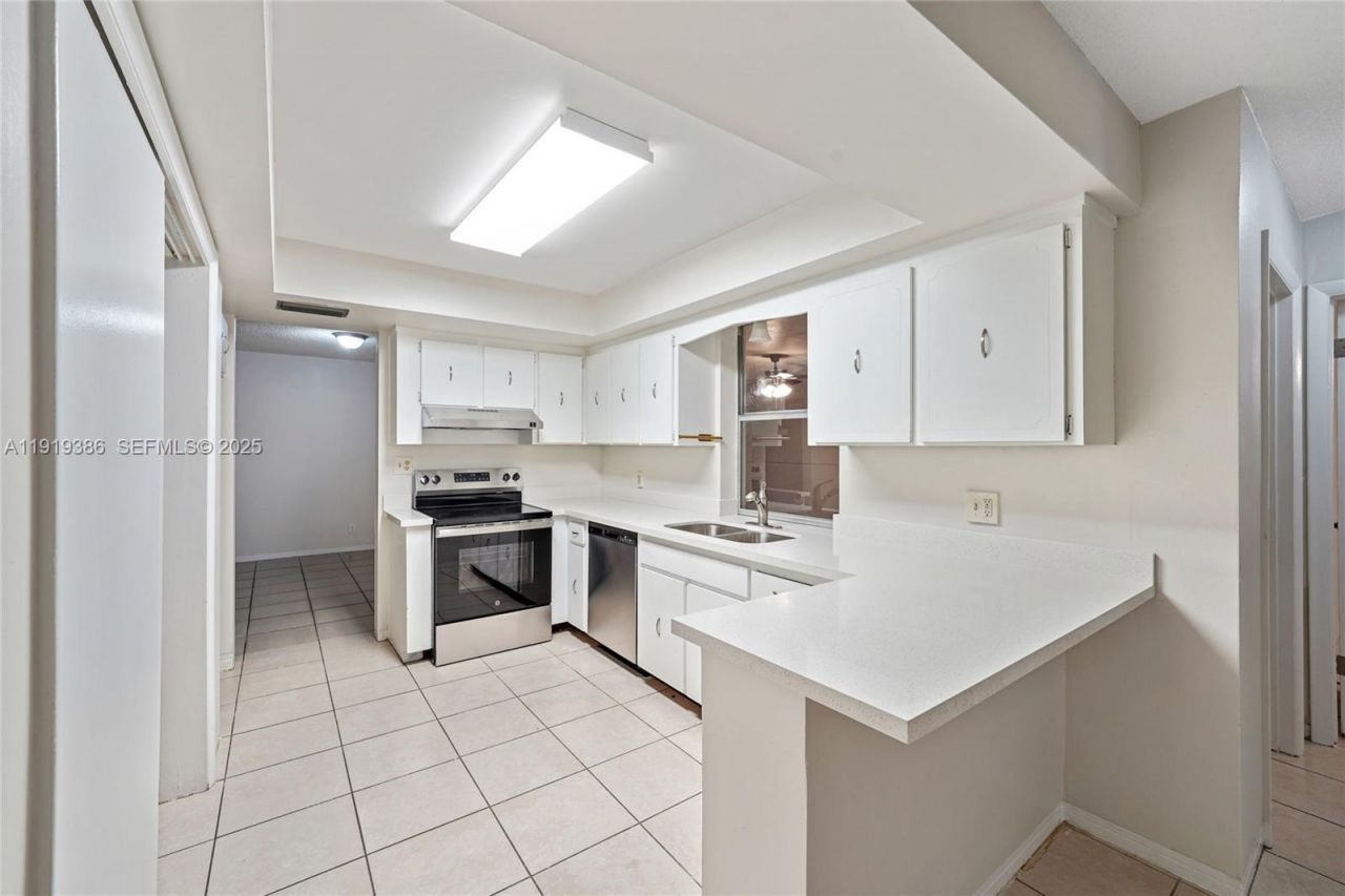 7315 Allen Dr, Hollywood, FL 33024 Photo