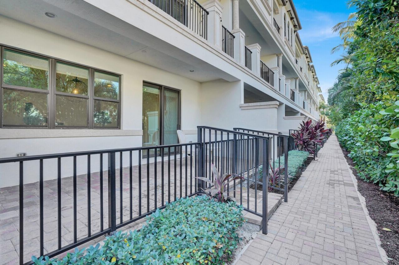 625 Windward Circle N, Boynton Beach, FL 33435 Photo